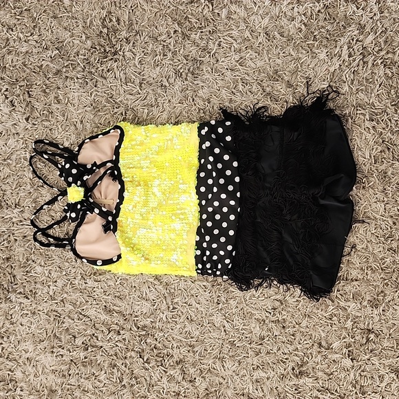 Costume - Picture 2 of 2